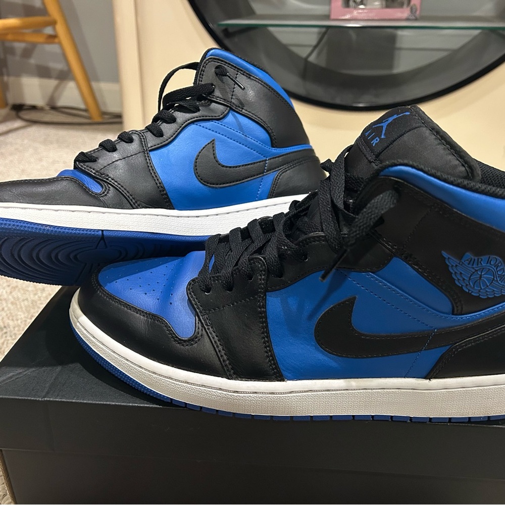 EUC! Mens Nike Air Jordan 1 Mid Black and Royal Blue! Size 12.5. Lightly worn!